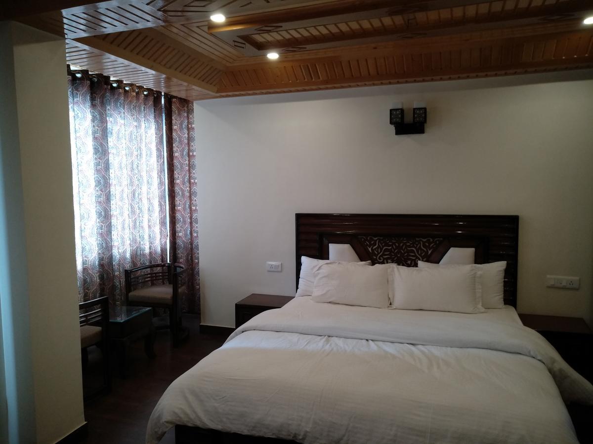 ดัสค์ แอนด์ ดอว์น Hotel ชิมลา ภายนอก รูปภาพ