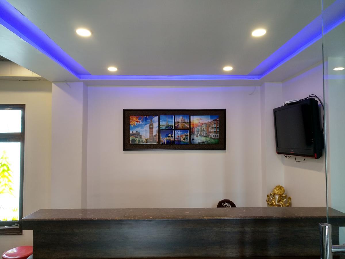 ดัสค์ แอนด์ ดอว์น Hotel ชิมลา ภายนอก รูปภาพ