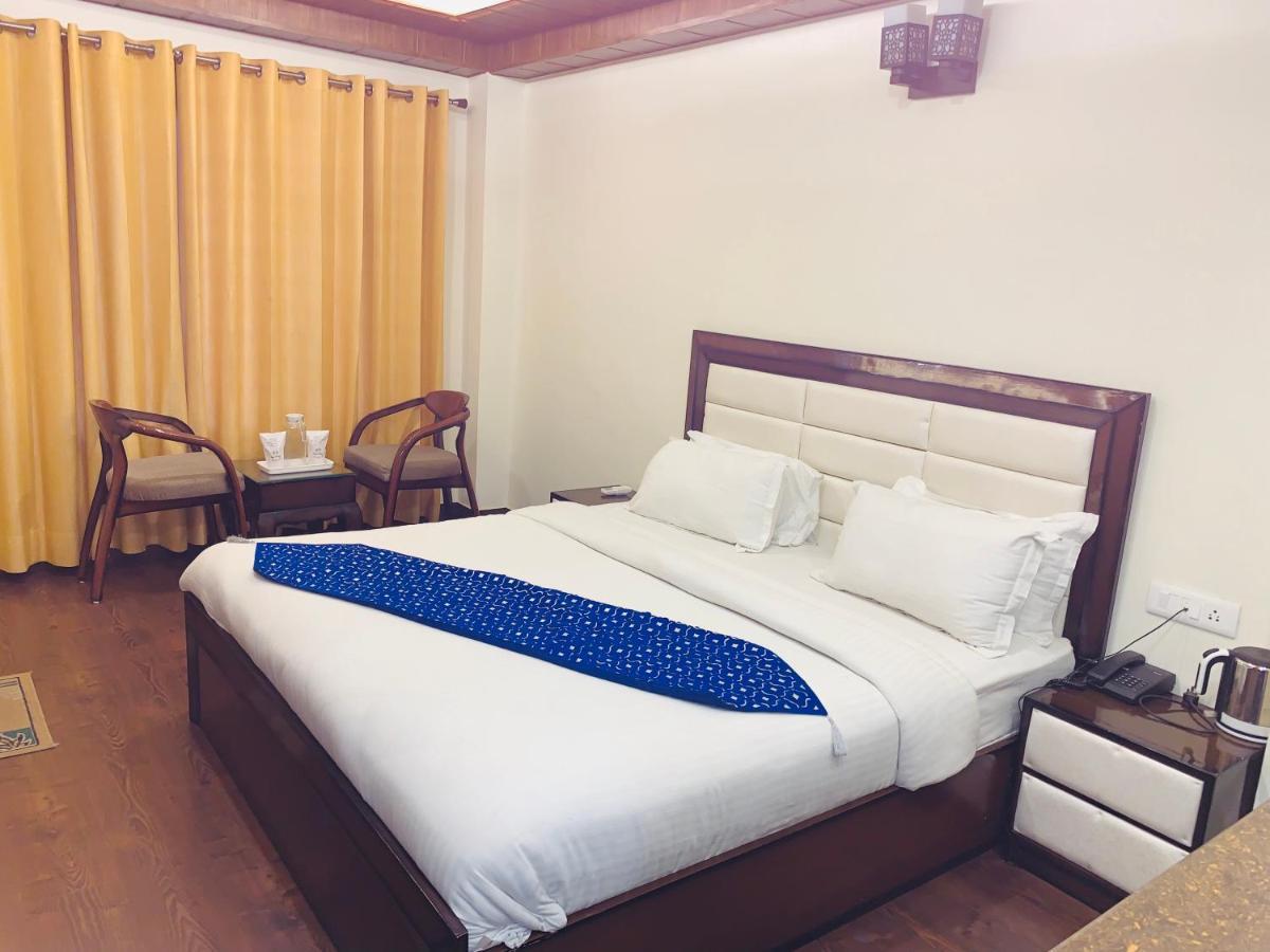 ดัสค์ แอนด์ ดอว์น Hotel ชิมลา ภายนอก รูปภาพ
